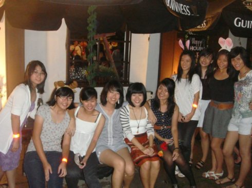 74548_464834589636_722344636_5250802_1478579_n